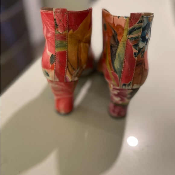 Ladies John Fluevog Daily Miracles Stunner booties - Picture 2 of 6